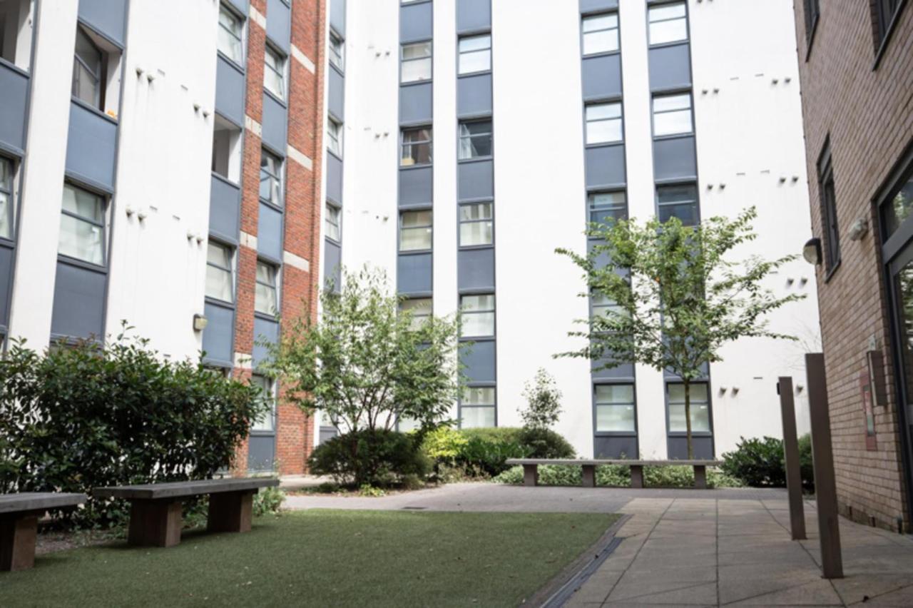 Private Bedrooms With Shared Kitchen And Studios At Iq Tufnell House In 런던 외부 사진
