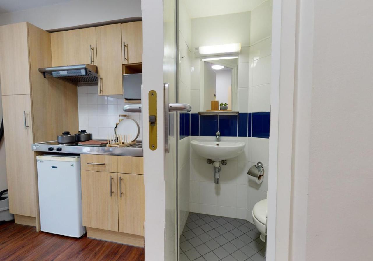 Private Bedrooms With Shared Kitchen And Studios At Iq Tufnell House In 런던 외부 사진