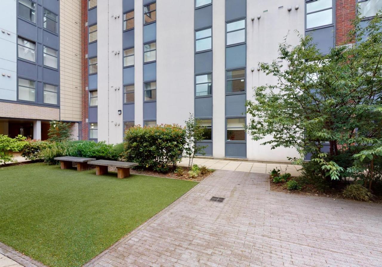 Private Bedrooms With Shared Kitchen And Studios At Iq Tufnell House In 런던 외부 사진