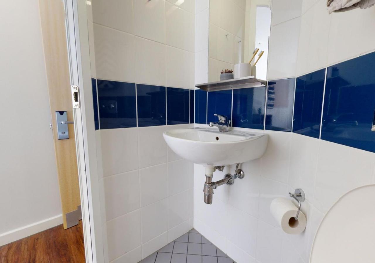 Private Bedrooms With Shared Kitchen And Studios At Iq Tufnell House In 런던 외부 사진