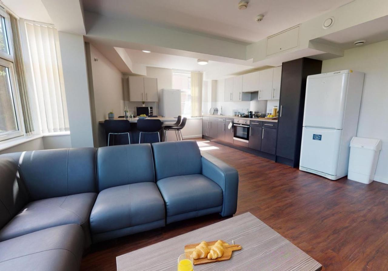 Private Bedrooms With Shared Kitchen And Studios At Iq Tufnell House In 런던 외부 사진