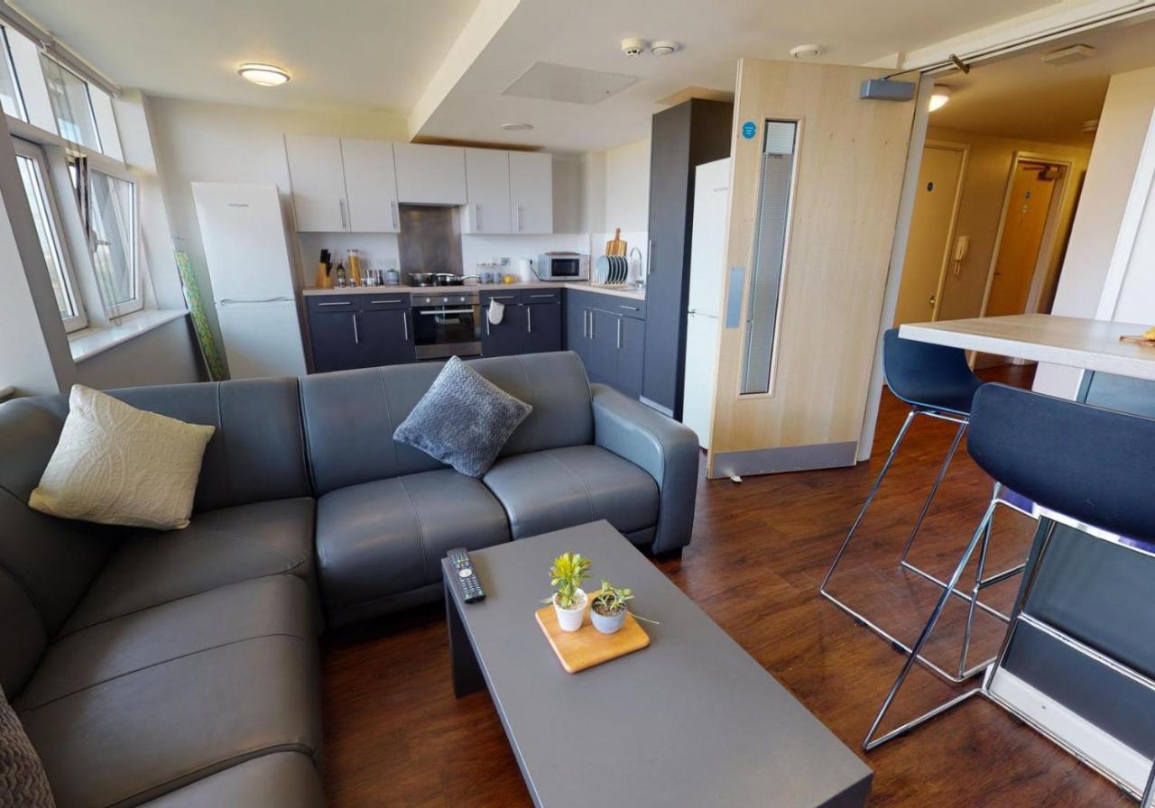 Private Bedrooms With Shared Kitchen And Studios At Iq Tufnell House In 런던 외부 사진