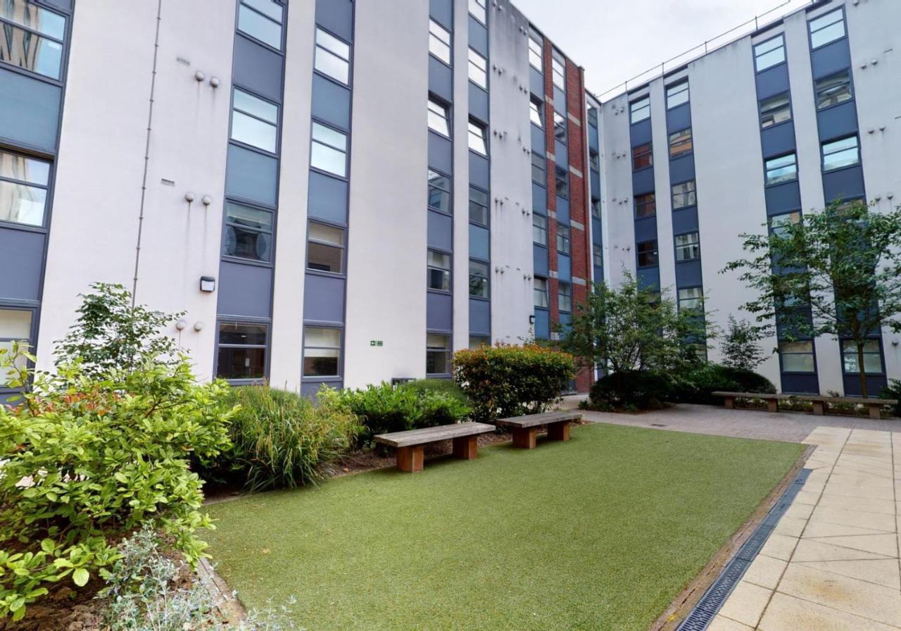 Private Bedrooms With Shared Kitchen And Studios At Iq Tufnell House In 런던 외부 사진