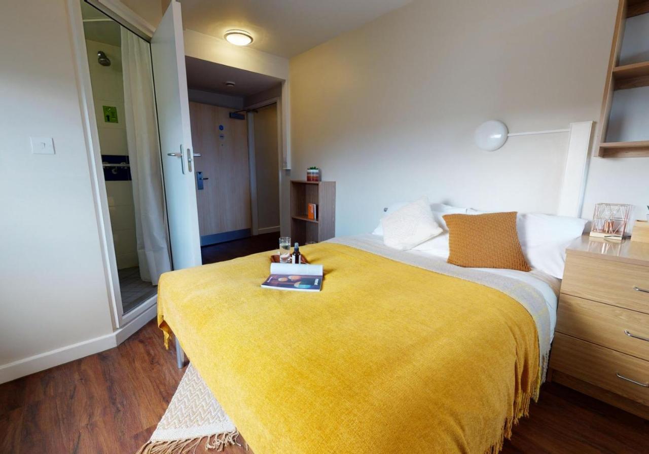 Private Bedrooms With Shared Kitchen And Studios At Iq Tufnell House In 런던 외부 사진