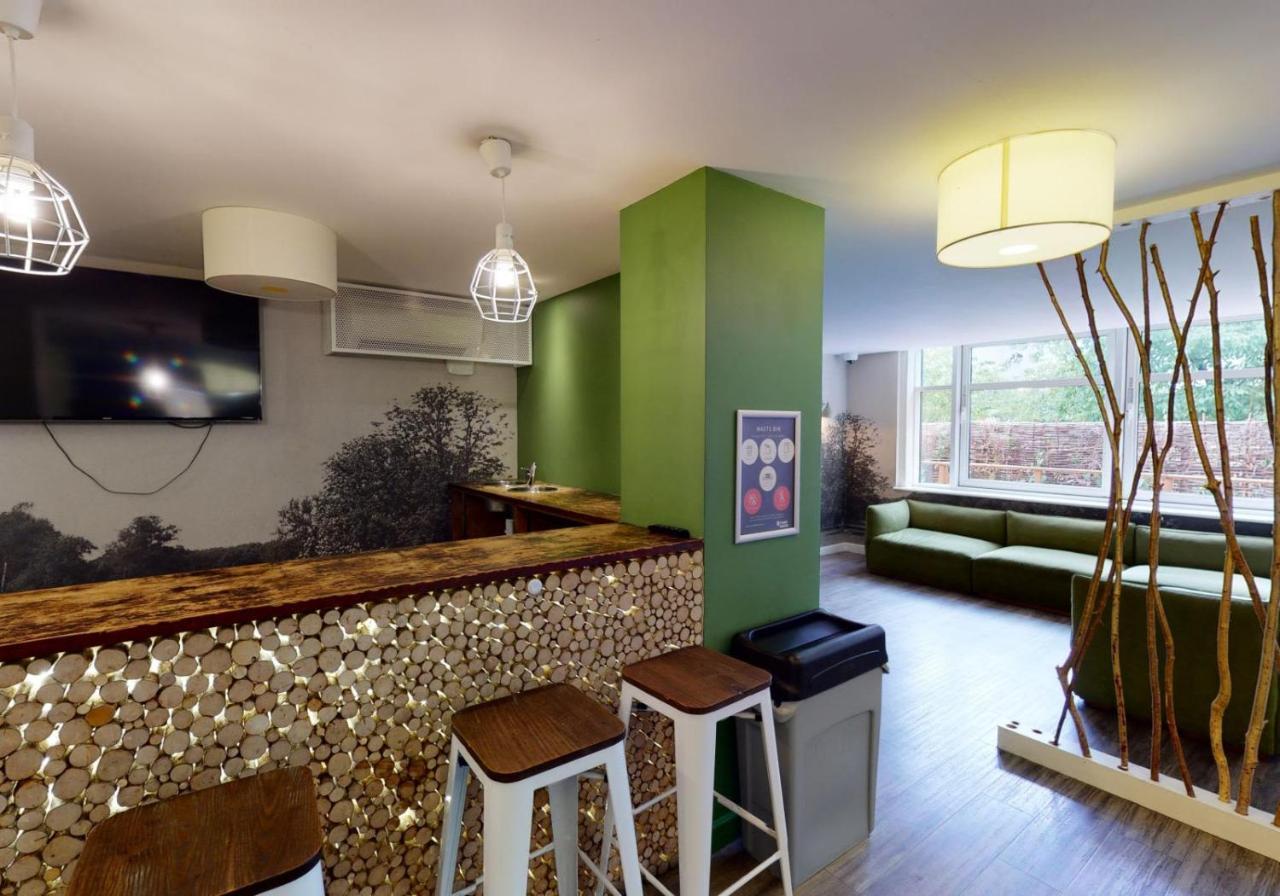 Private Bedrooms With Shared Kitchen And Studios At Iq Tufnell House In 런던 외부 사진
